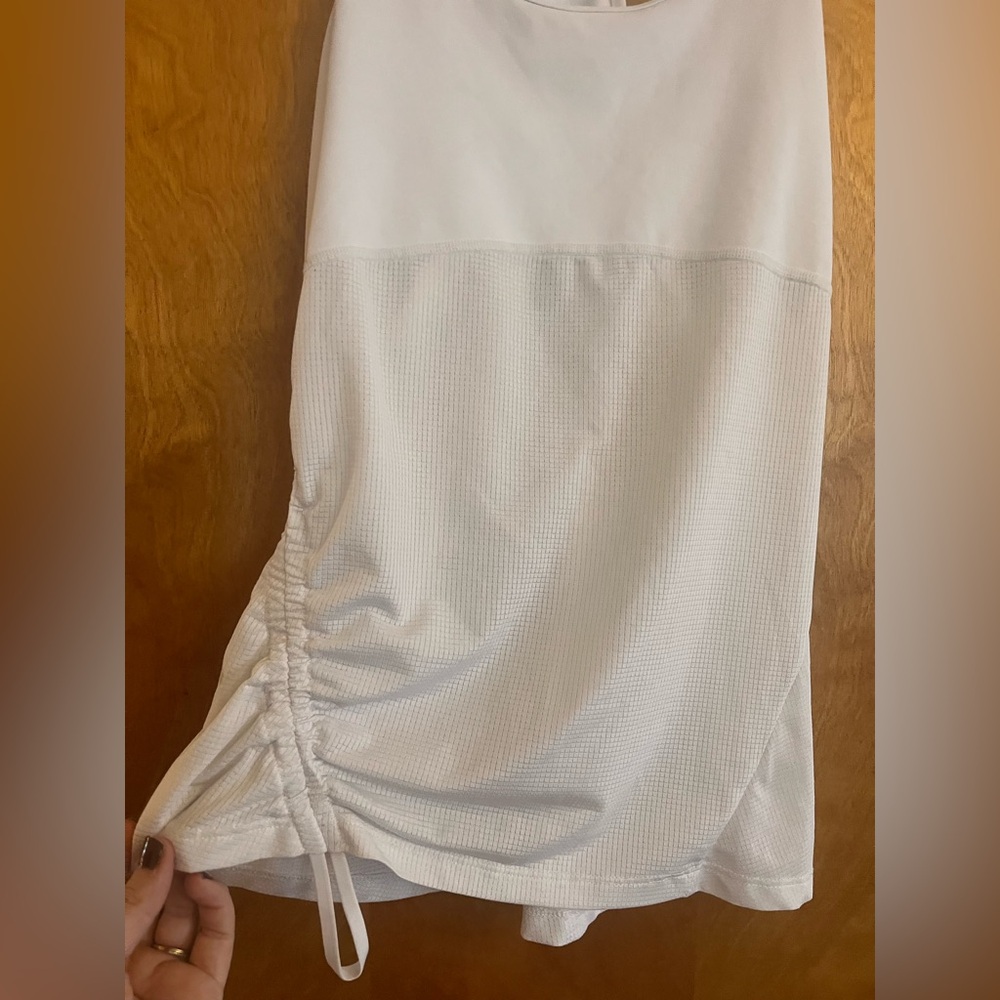 Kate Hudson's Fabletics White Racerback Workout Tank - Picture 3 of 6
